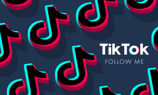 ¿Cómo funciona el algoritmo de TikTok en 2022? (+12 tips para volverte viral)